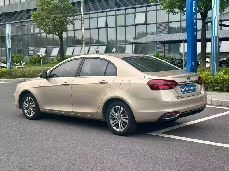 东莞19年吉利帝豪8