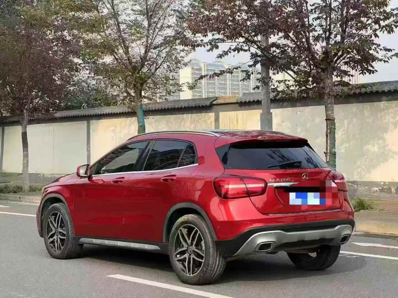 郑州18年奔驰GLA7