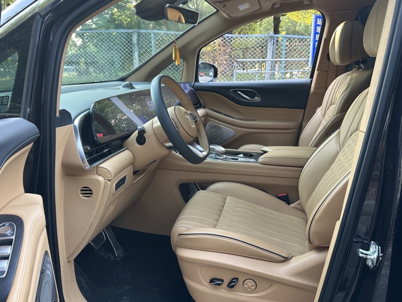 东莞23年岚图汽车梦想家6