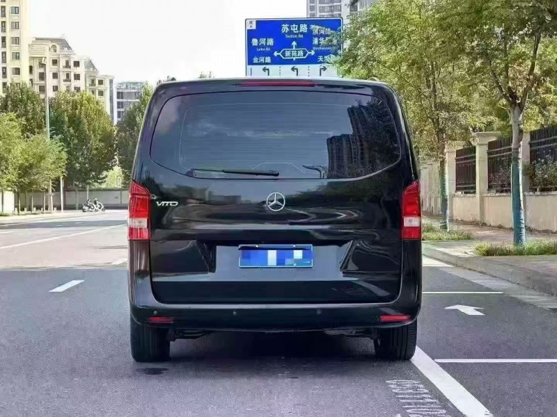 郑州18年奔驰威霆9