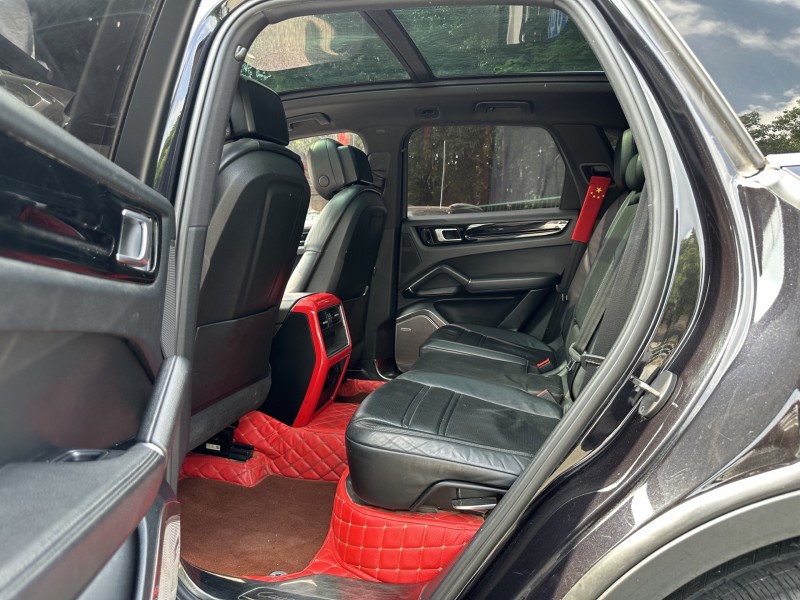 东莞18年保时捷卡宴5