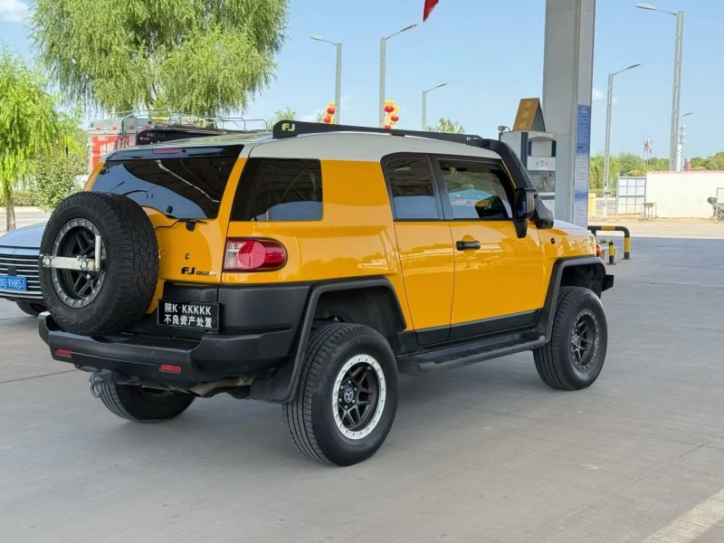 榆林20年丰田FJ7