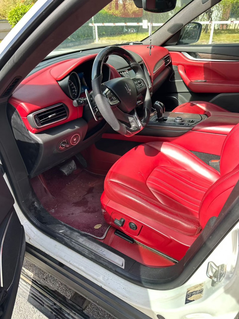 广州17年玛莎拉蒂总裁6