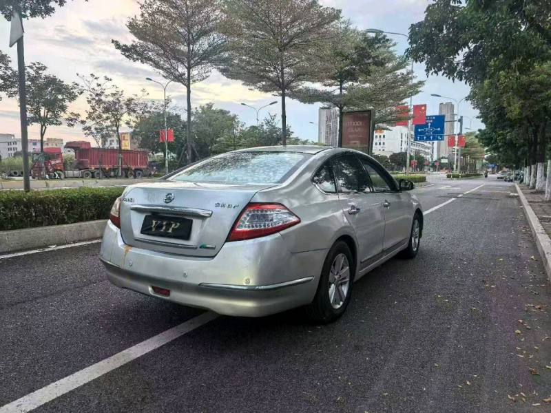 漳州11年日产天籁8