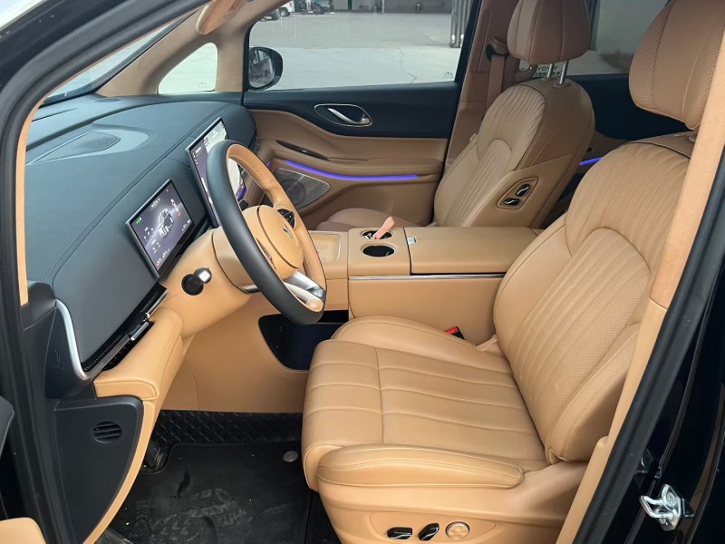 徐州24年岚图汽车梦想家8