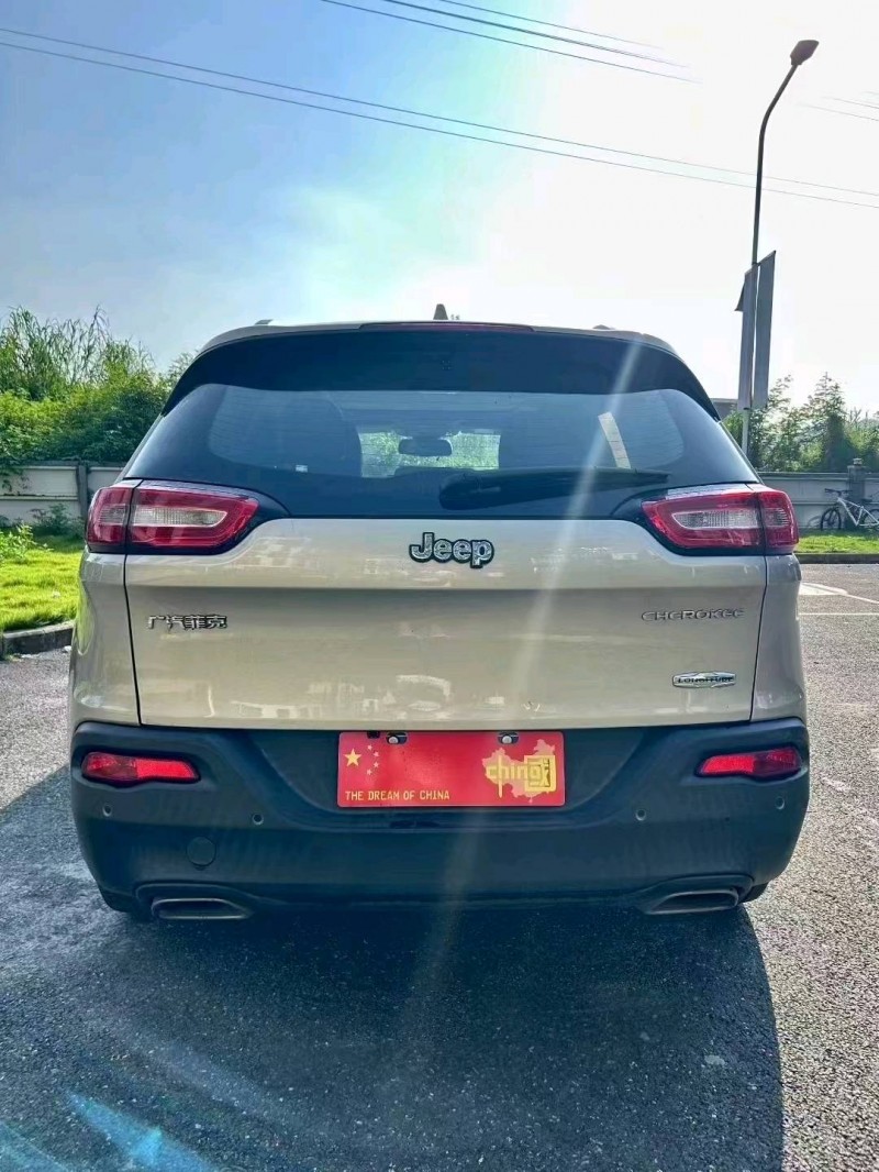 广州16年Jeep指南者8