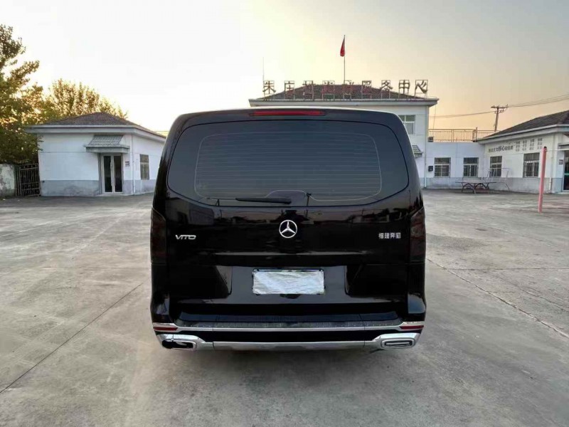 徐州21年奔驰威霆8