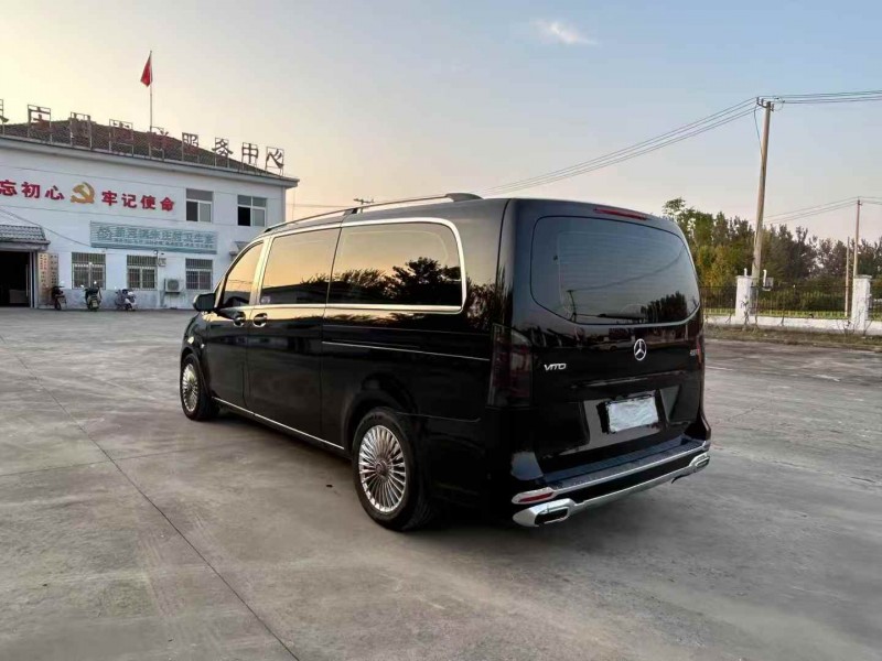 徐州21年奔驰威霆9