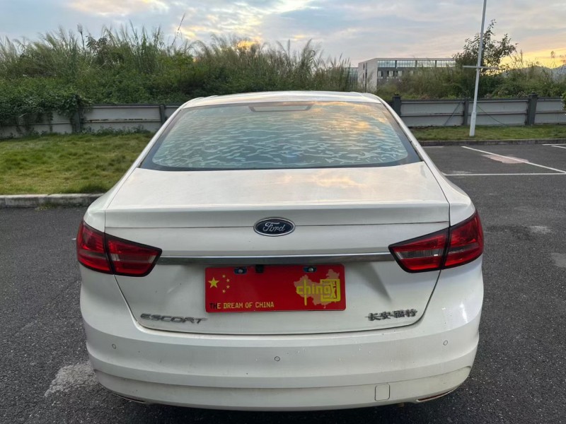 广州15年福特福睿斯5