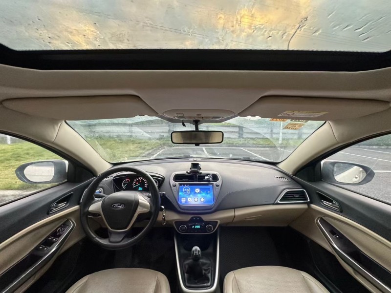 广州15年福特福睿斯7