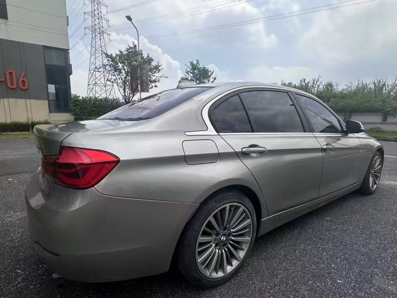 广州19年宝马3系9