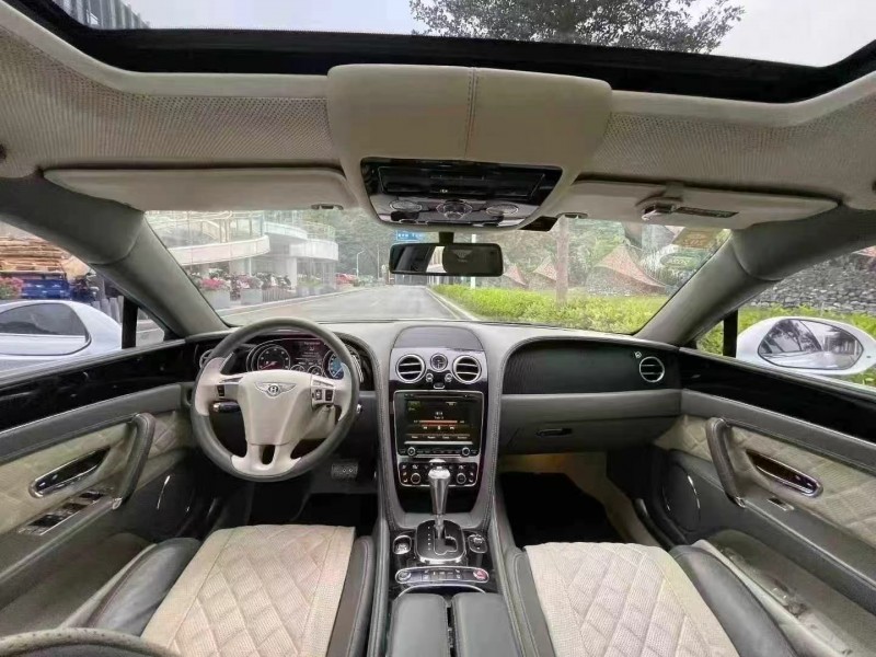 深圳17年宾利飞驰4