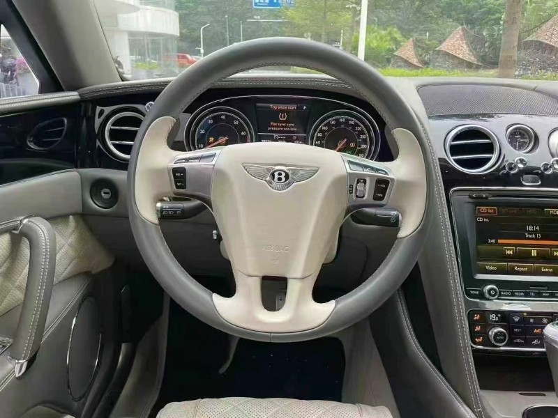 深圳17年宾利飞驰7