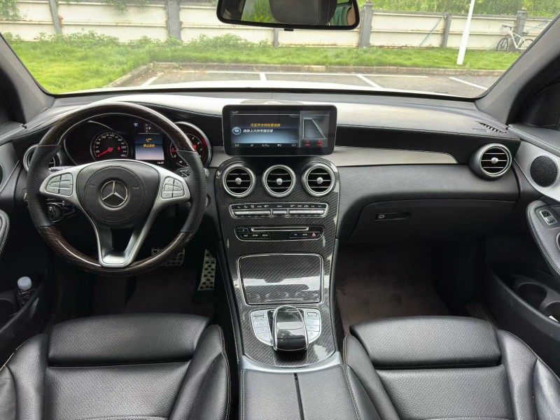 广州17年奔驰GLC5