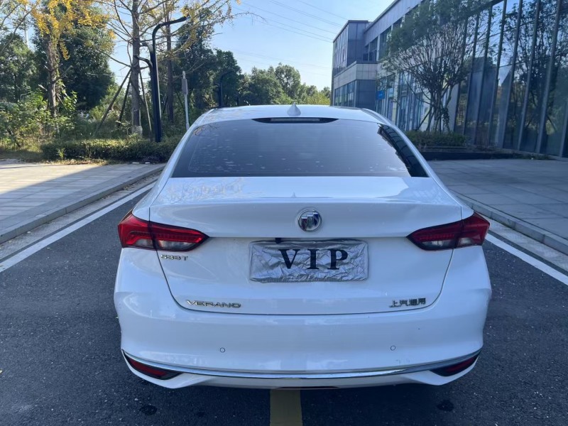 常德23年别克威朗8