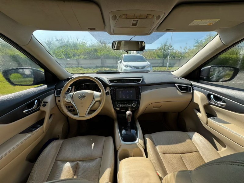 广州16年日产奇骏4