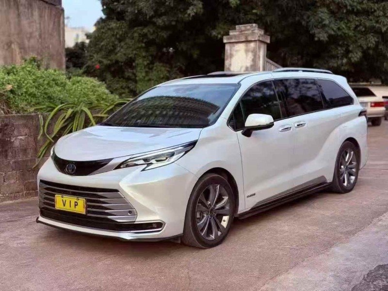 梧州23年丰田塞纳1