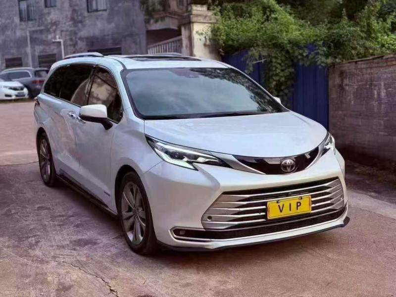 梧州23年丰田塞纳2