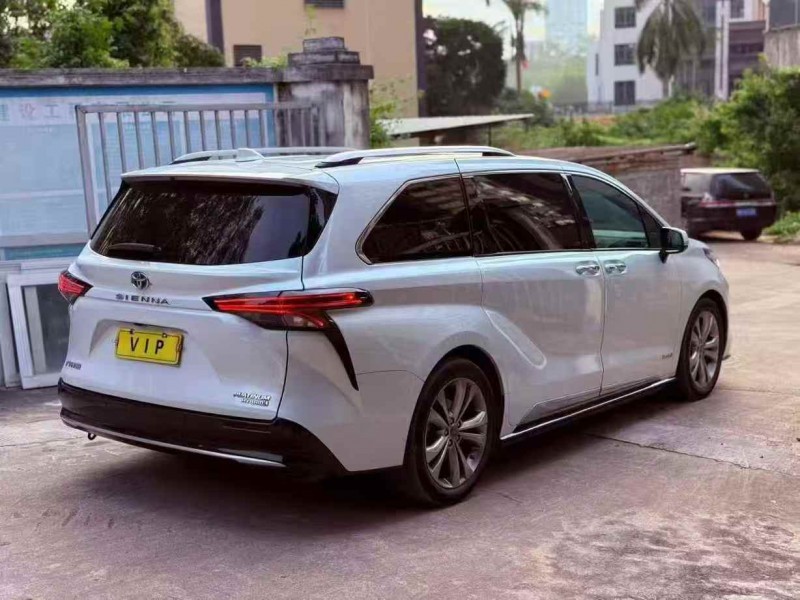 梧州23年丰田塞纳9