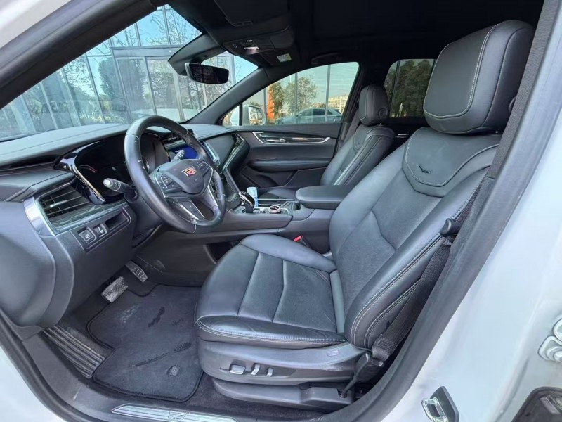 常德20年凯迪拉克XT53