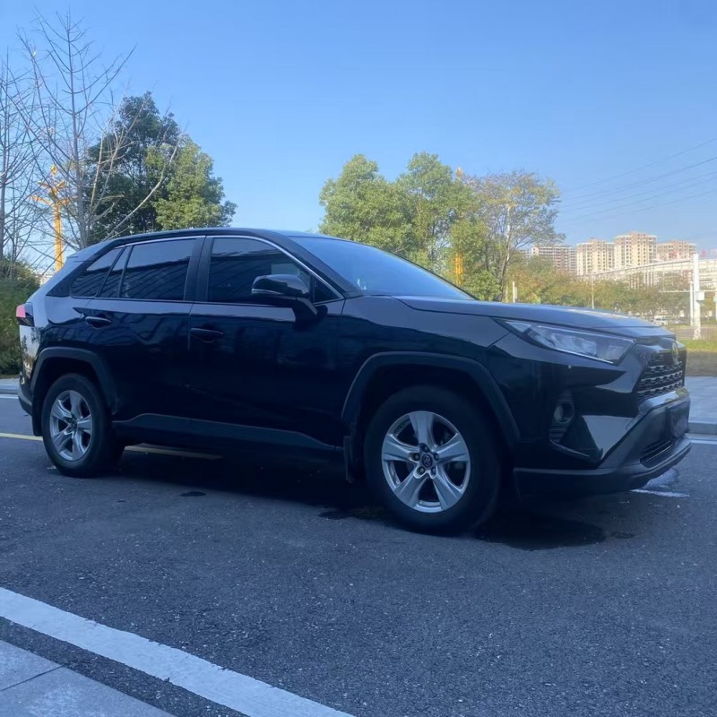 常德23年丰田RAV4荣放9