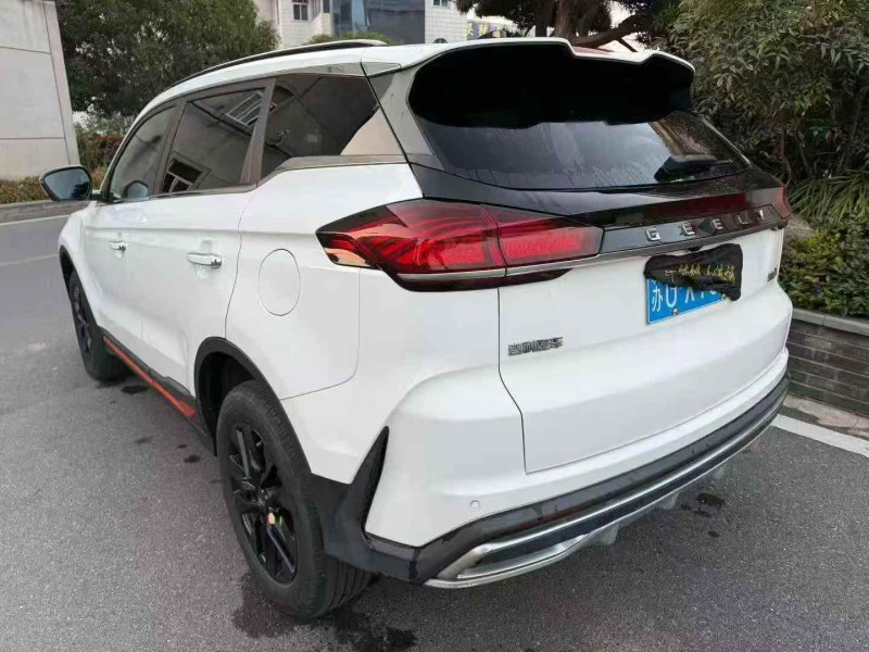 湖州22年吉利博越8