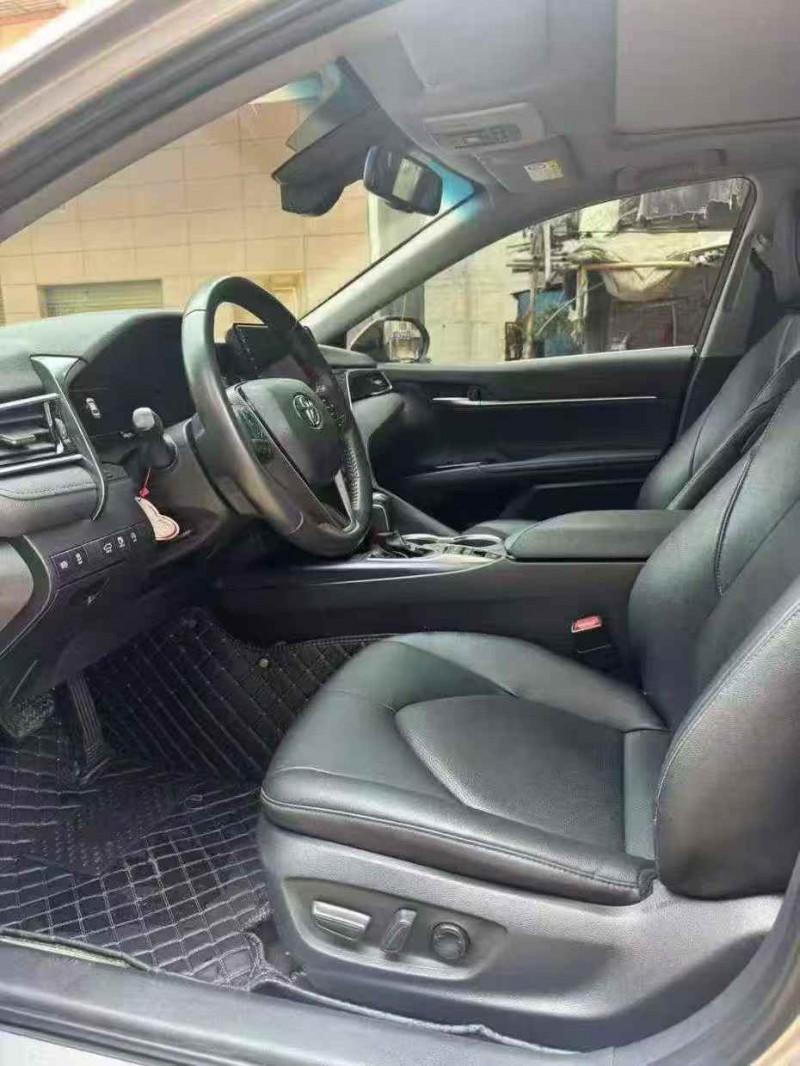 梧州22年丰田凯美瑞4