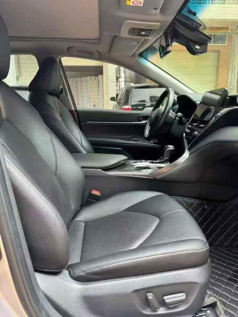 梧州22年丰田凯美瑞5