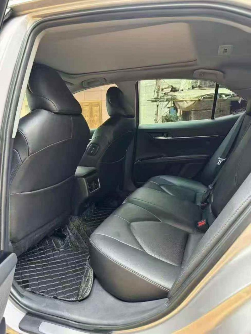 梧州22年丰田凯美瑞7