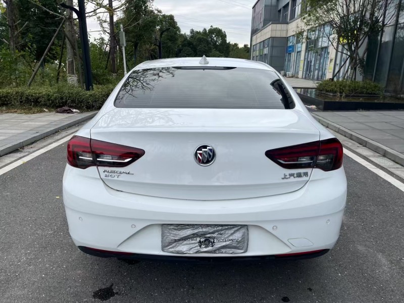 常德20年别克君威8