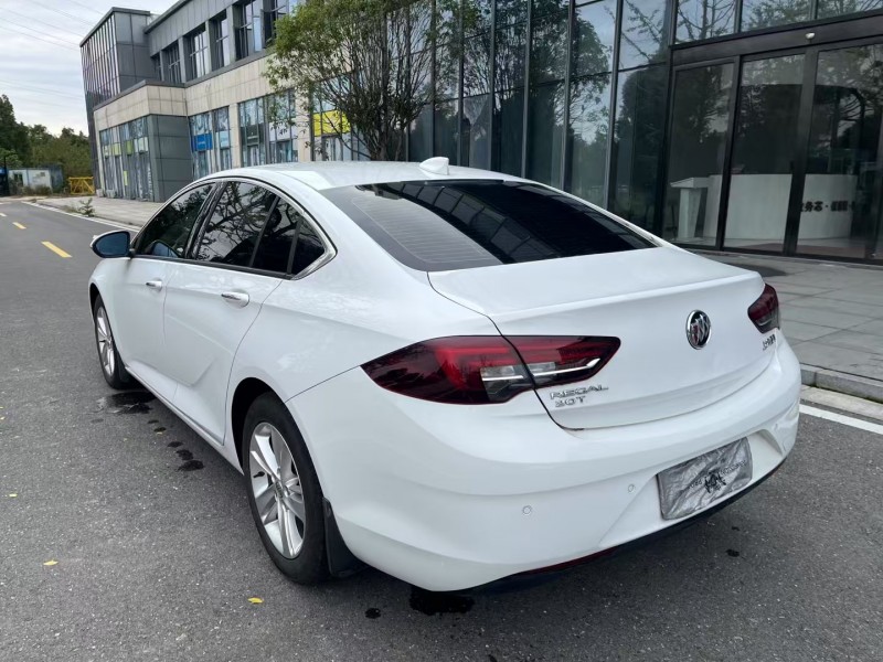 常德20年别克君威9