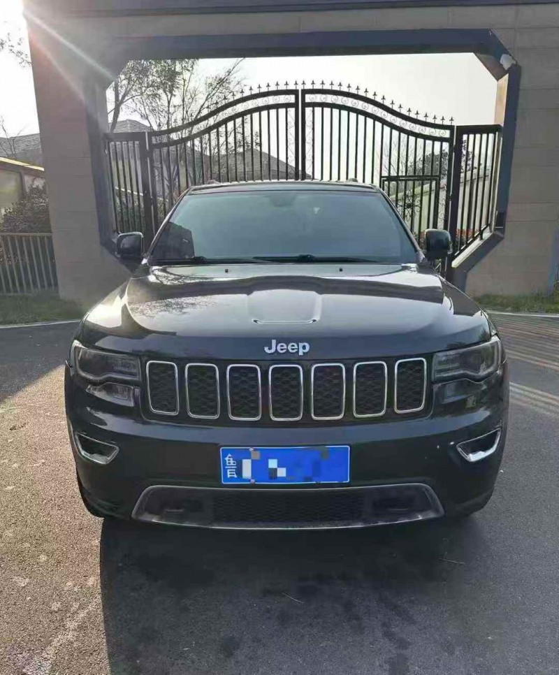 枣庄17年Jeep大切诺基1
