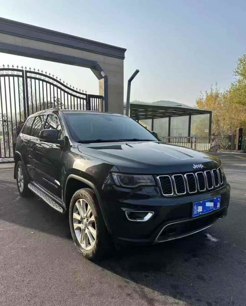 枣庄17年Jeep大切诺基2