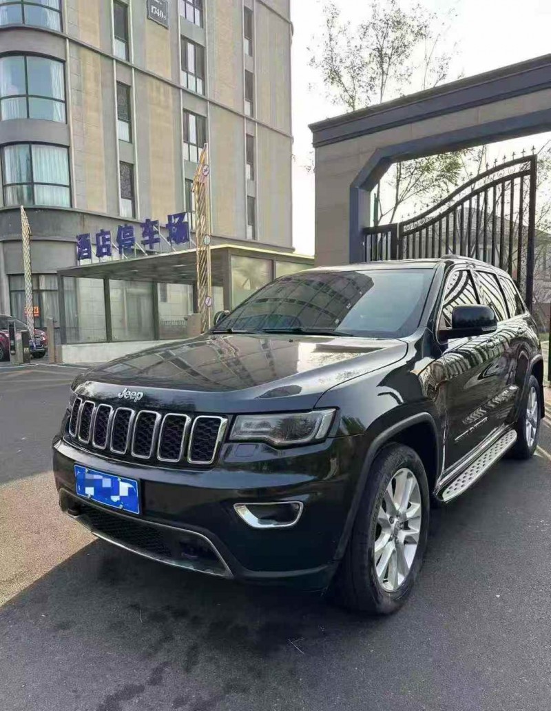 枣庄17年Jeep大切诺基3