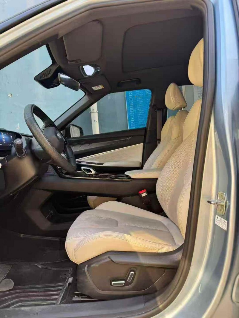 湖州23年吉利博越4