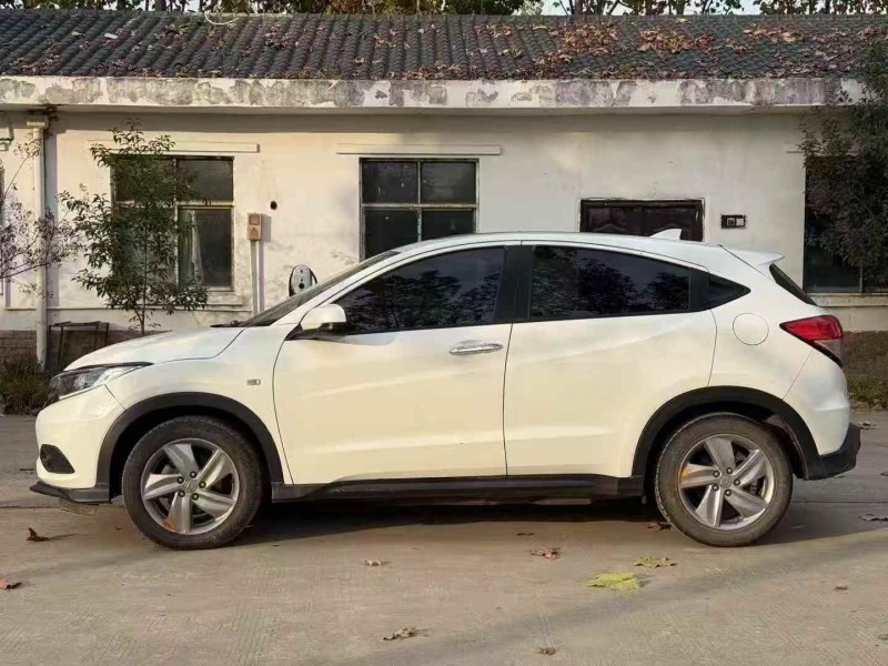 安阳21年本田缤智8