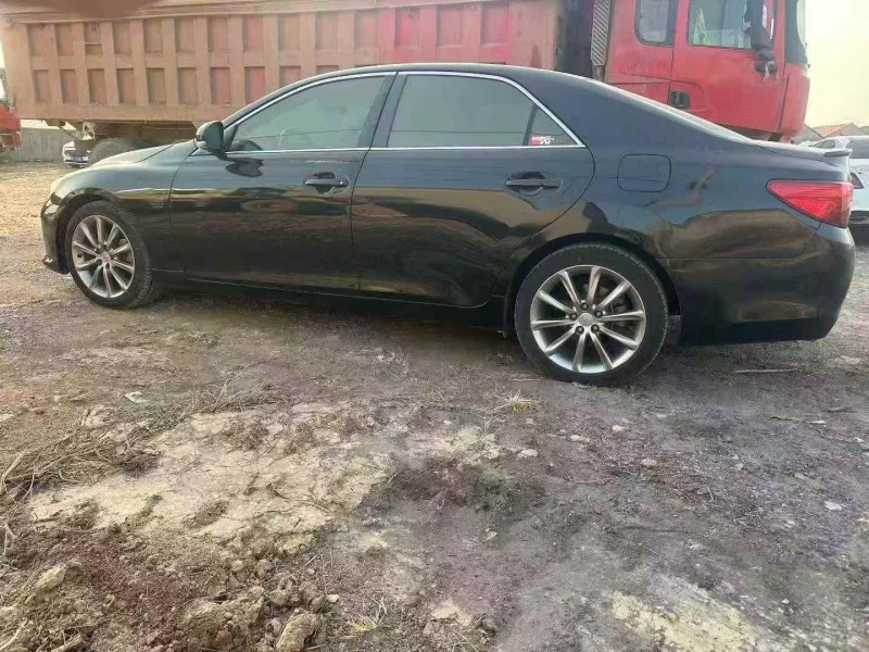 枣庄16年丰田锐志8