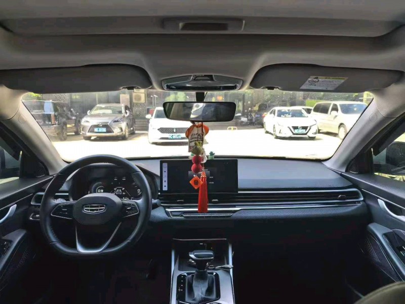 漳州23年吉利帝豪5