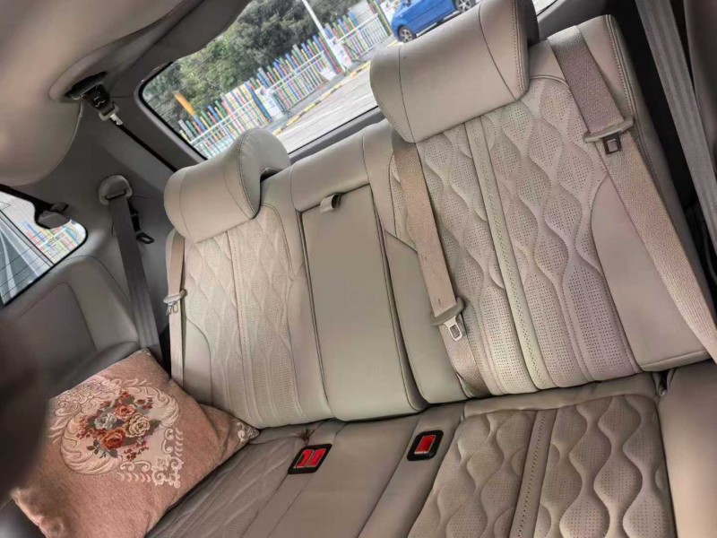 郑州22年丰田塞纳4