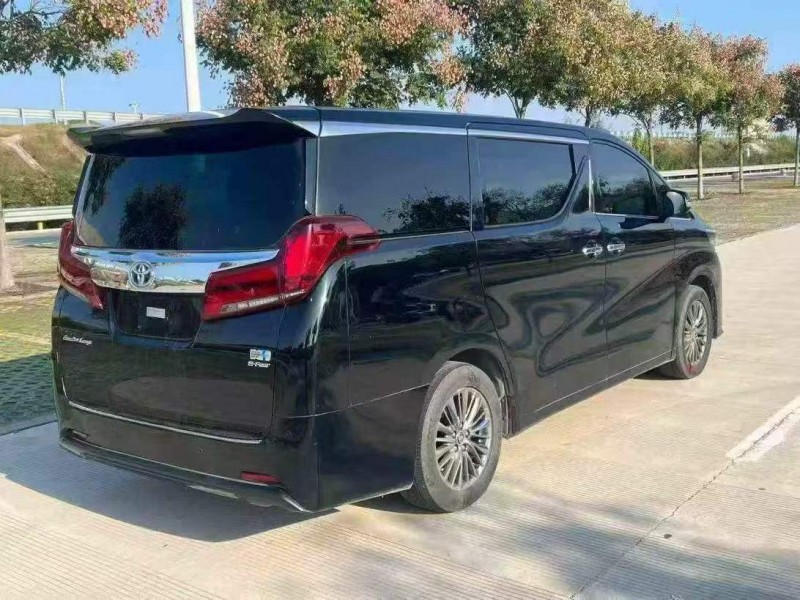 郑州20年丰田埃尔法5