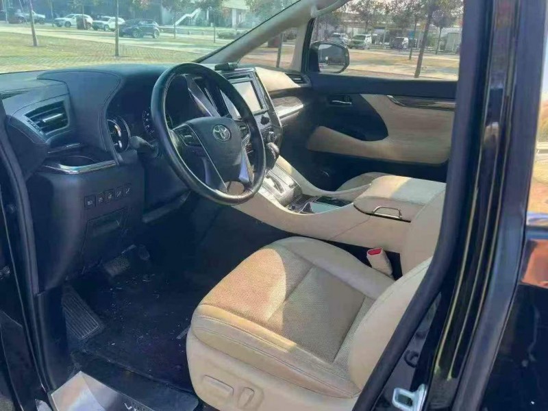 郑州20年丰田埃尔法8