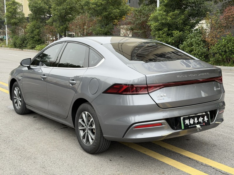 岳阳23年比亚迪秦5