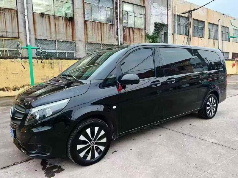 淄博23年奔驰威霆3