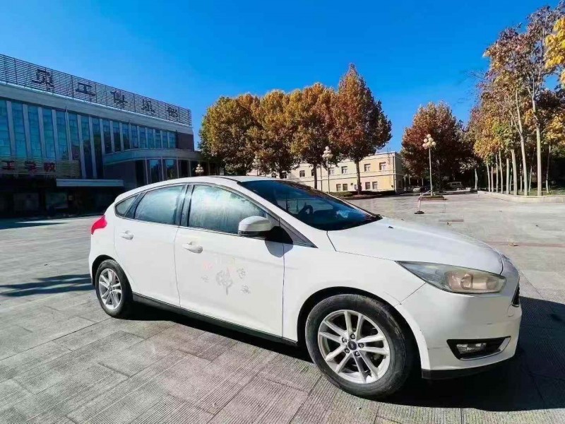 枣庄16年福特福克斯7