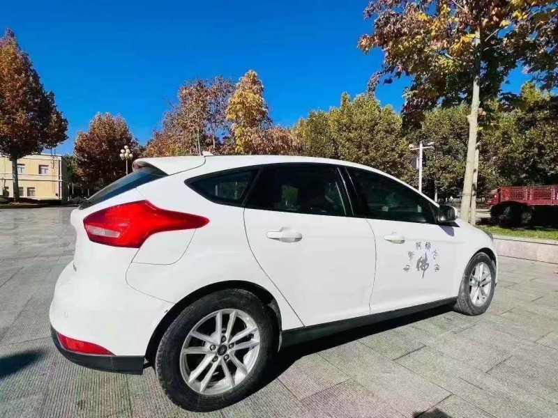 枣庄16年福特福克斯8