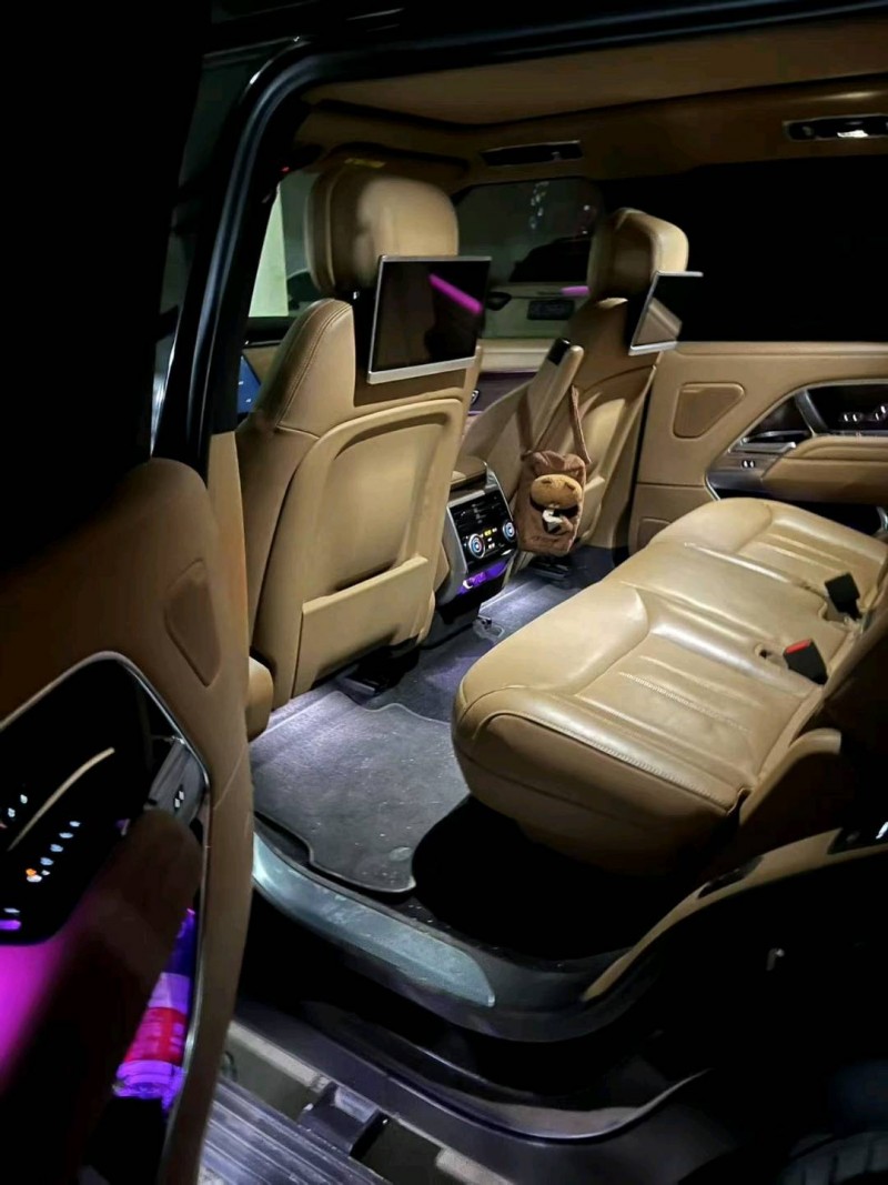 武汉23年路虎揽胜行政3