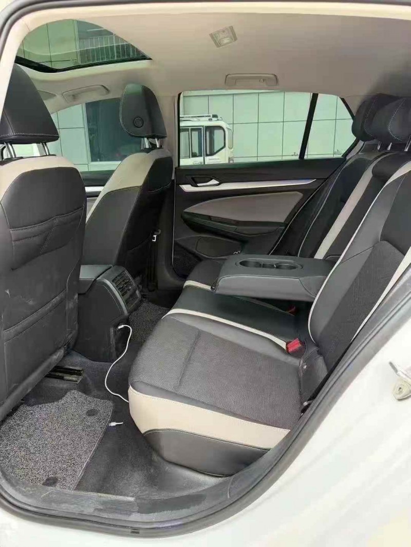 青岛21年大众高尔夫5