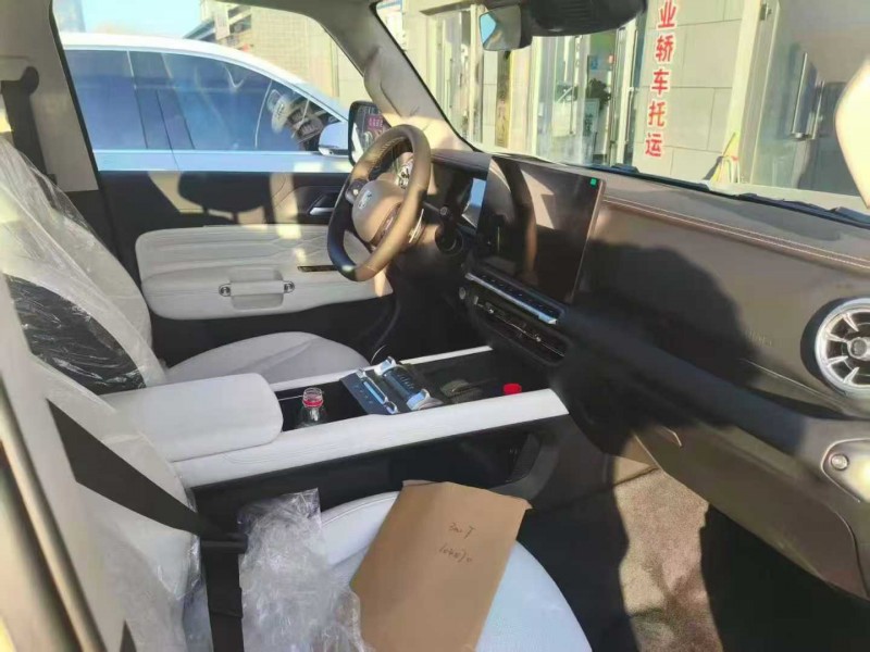 石家庄25年长城汽车坦克4