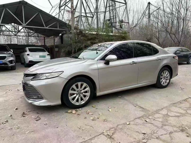 枣庄19年丰田凯美瑞3