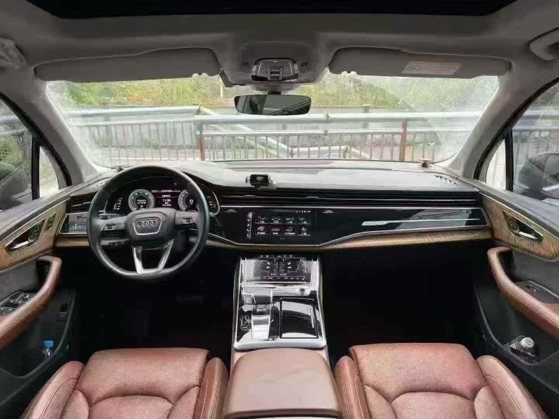 重庆21年奥迪Q76